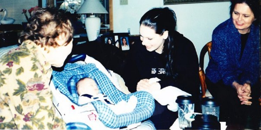Grandma Merrilou, baby Natalya, Ariana, and Mum June